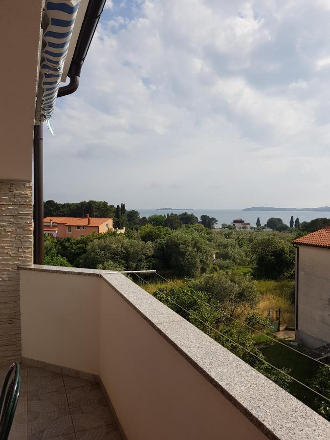 Apartmani Krajnovic Fazana Bagian luar foto