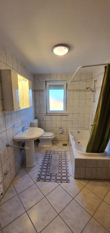 Apartmani Krajnovic Fazana Bagian luar foto
