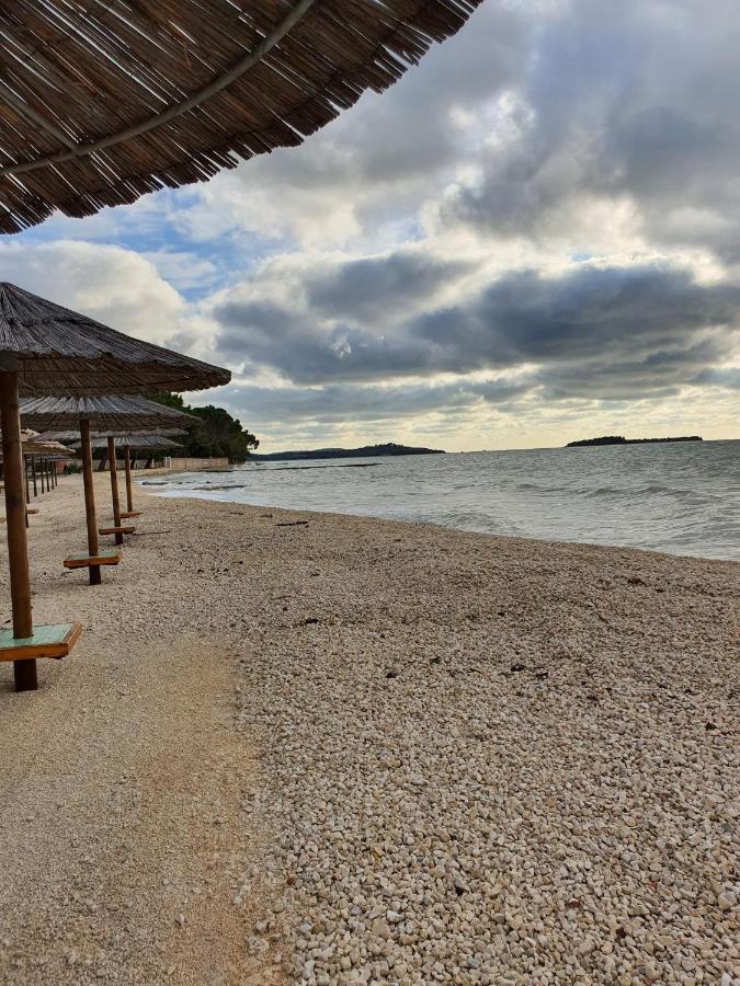 Apartmani Krajnovic Fazana Bagian luar foto