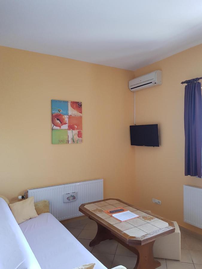 Apartmani Krajnovic Fazana Bagian luar foto