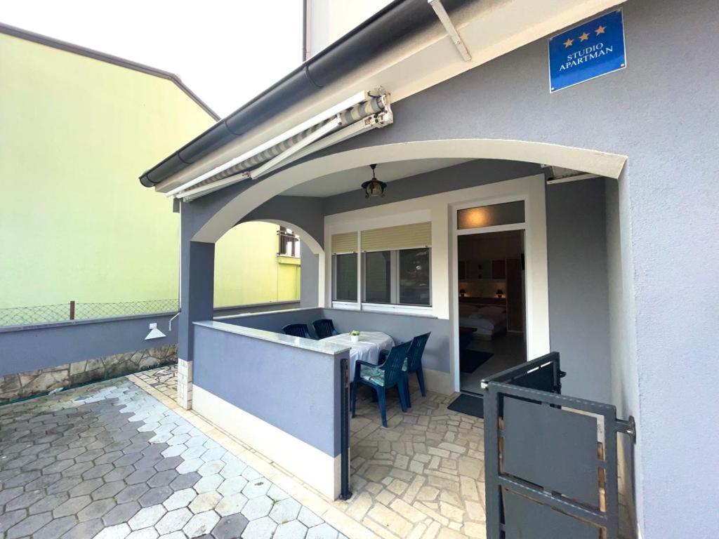 Apartmani Krajnovic Fazana Bagian luar foto