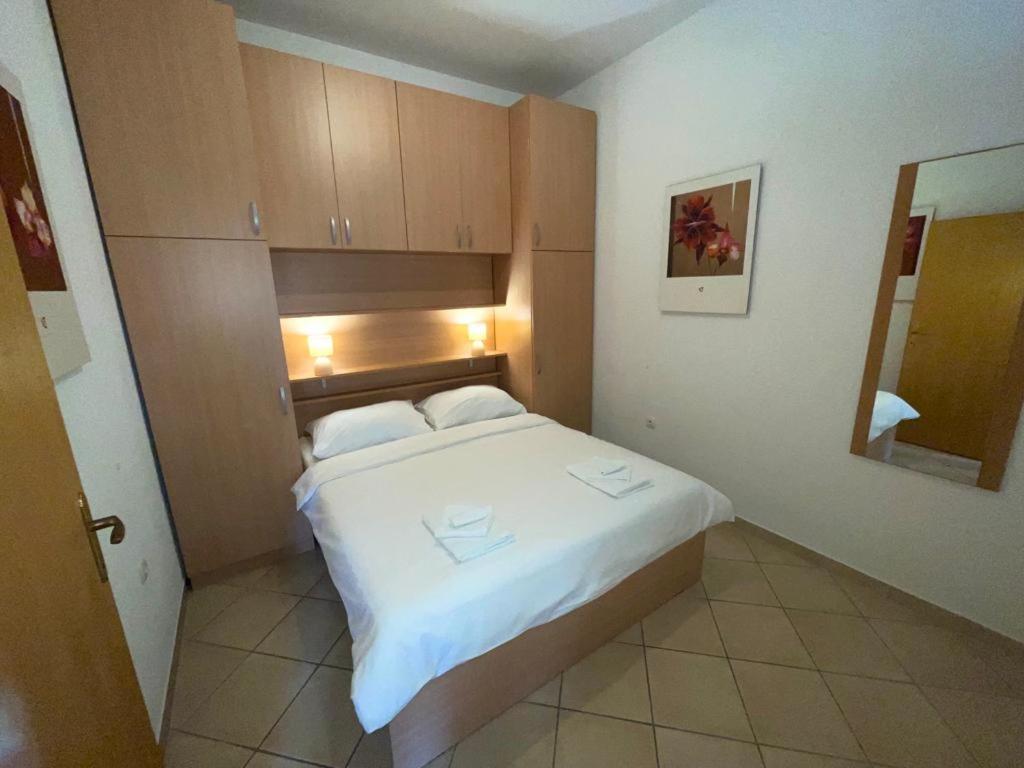 Apartmani Krajnovic Fazana Bagian luar foto