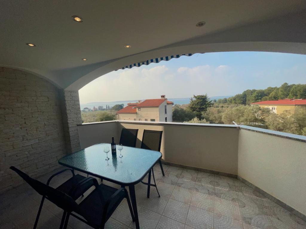 Apartmani Krajnovic Fazana Bagian luar foto